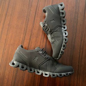 On Women's Running Shoes in Black Size 6.5